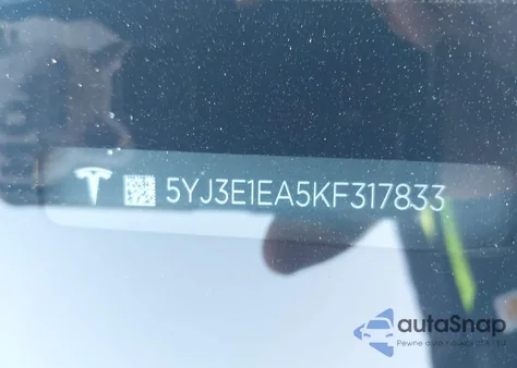 2019 Tesla Model 3 Long Range/Mid Range/Standard Range/Standard Range Plus from USA, damaged, VIN 5YJ3E1EA5KF317833
